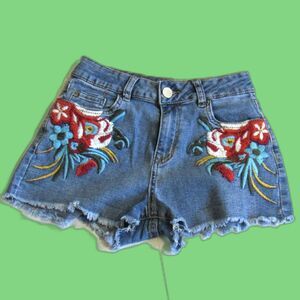 Juniors Denim Shorts Distressed Floral Embroider Bobo Light Wash Denim